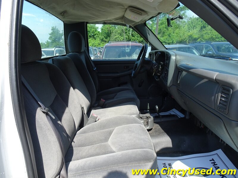 Used 2005 GMC Sierra 2500 W/T w/ Snow Plow Prep Package AWD/4WD image 12