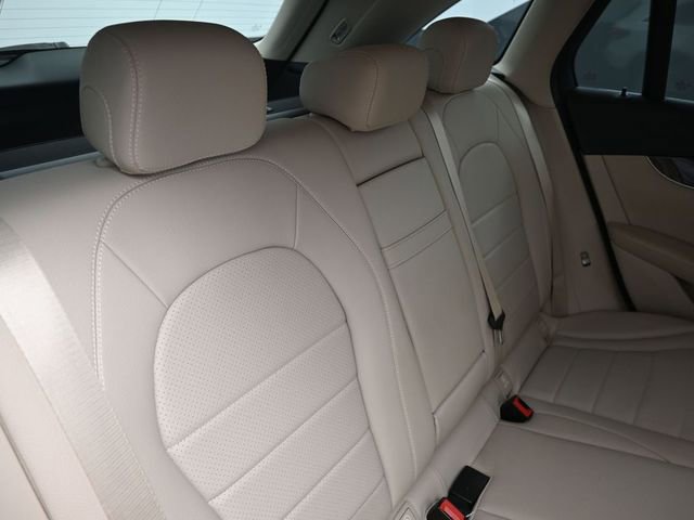 Used 2017 Mercedes-Benz GLC 300 4MATIC image 33