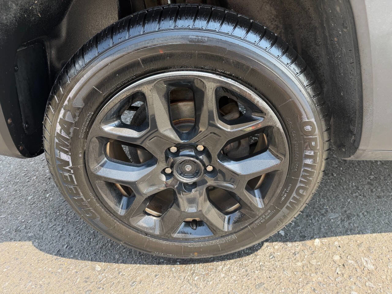 Used 2016 Jeep Renegade Latitude AWD/4WD image 8