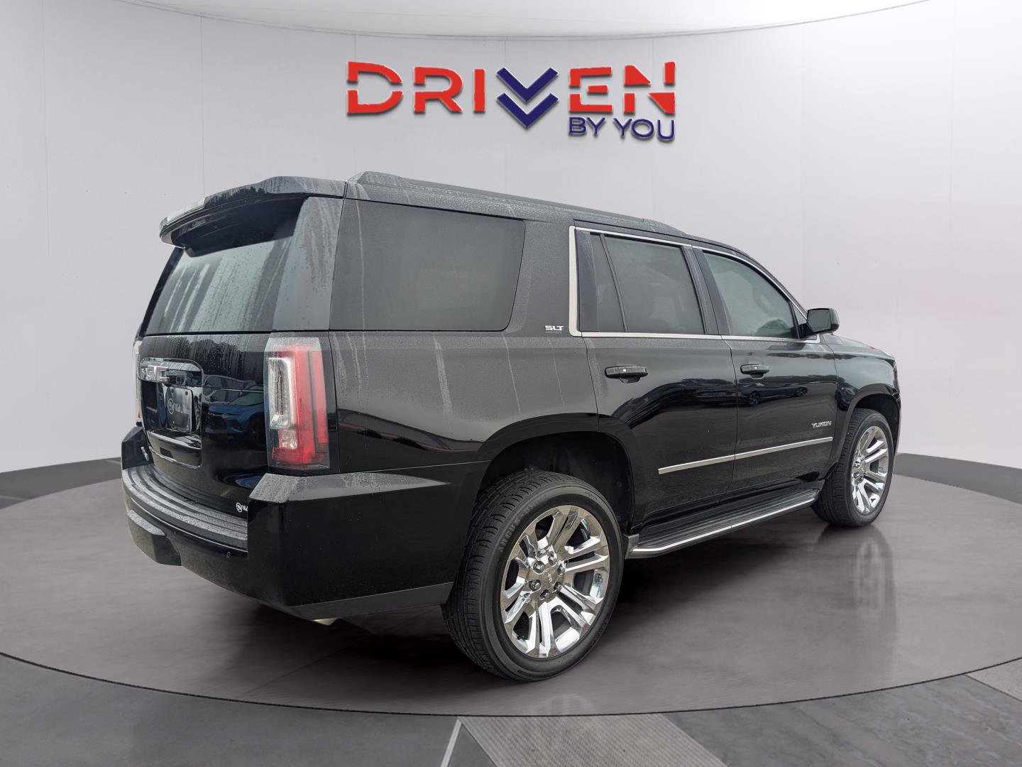 Used 2018 GMC Yukon SLT w/ Premium Edition image 5