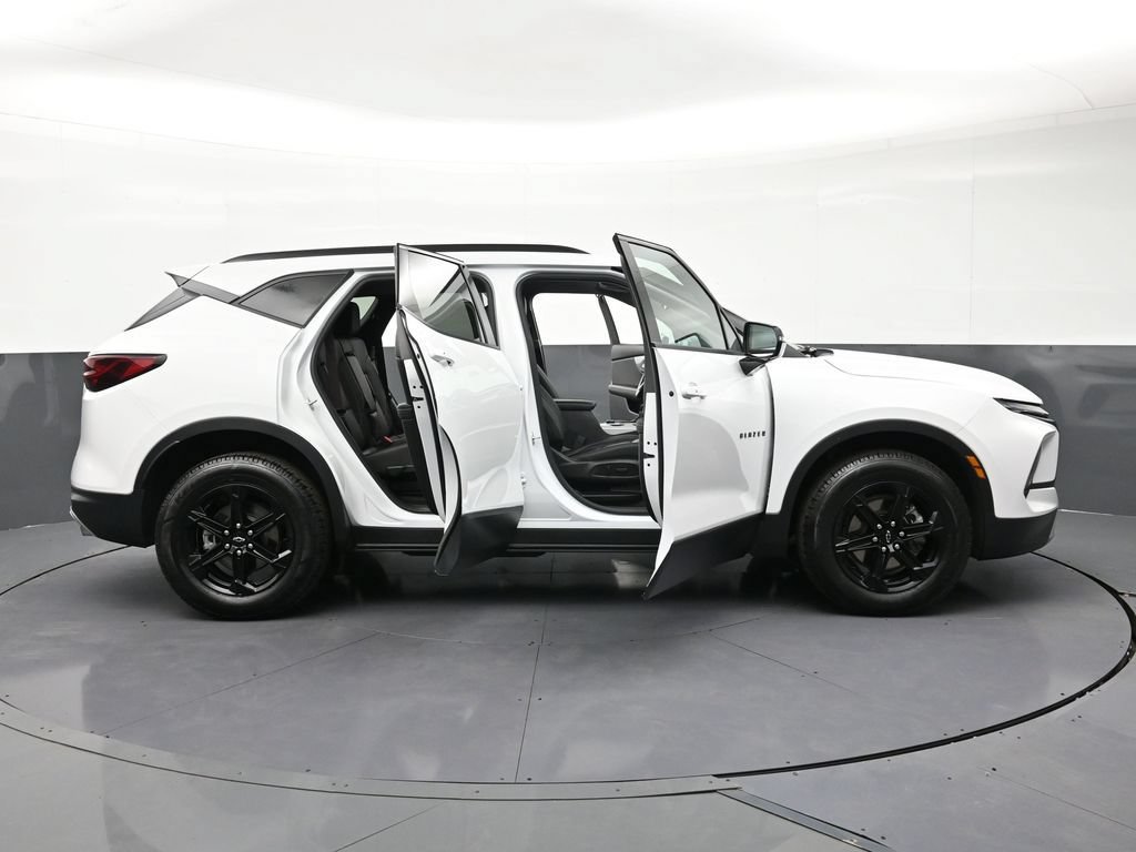 Used 2024 Chevrolet Blazer LT w/ Midnight/Sport Edition AWD/4WD image 34