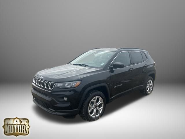 New 2025 Jeep Compass Latitude image 3
