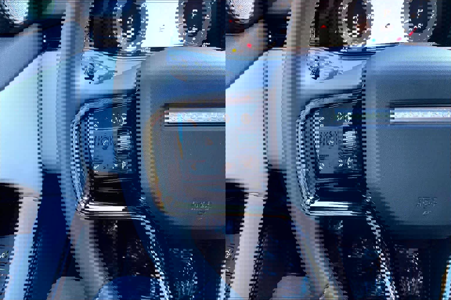 Certified 2026 Land Rover Range Rover Evoque Dynamic SE image 23