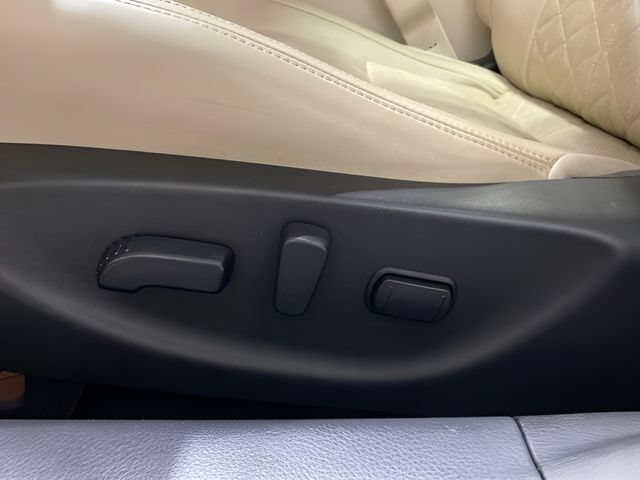 Certified 2016 Nissan Maxima Platinum FWD image 12
