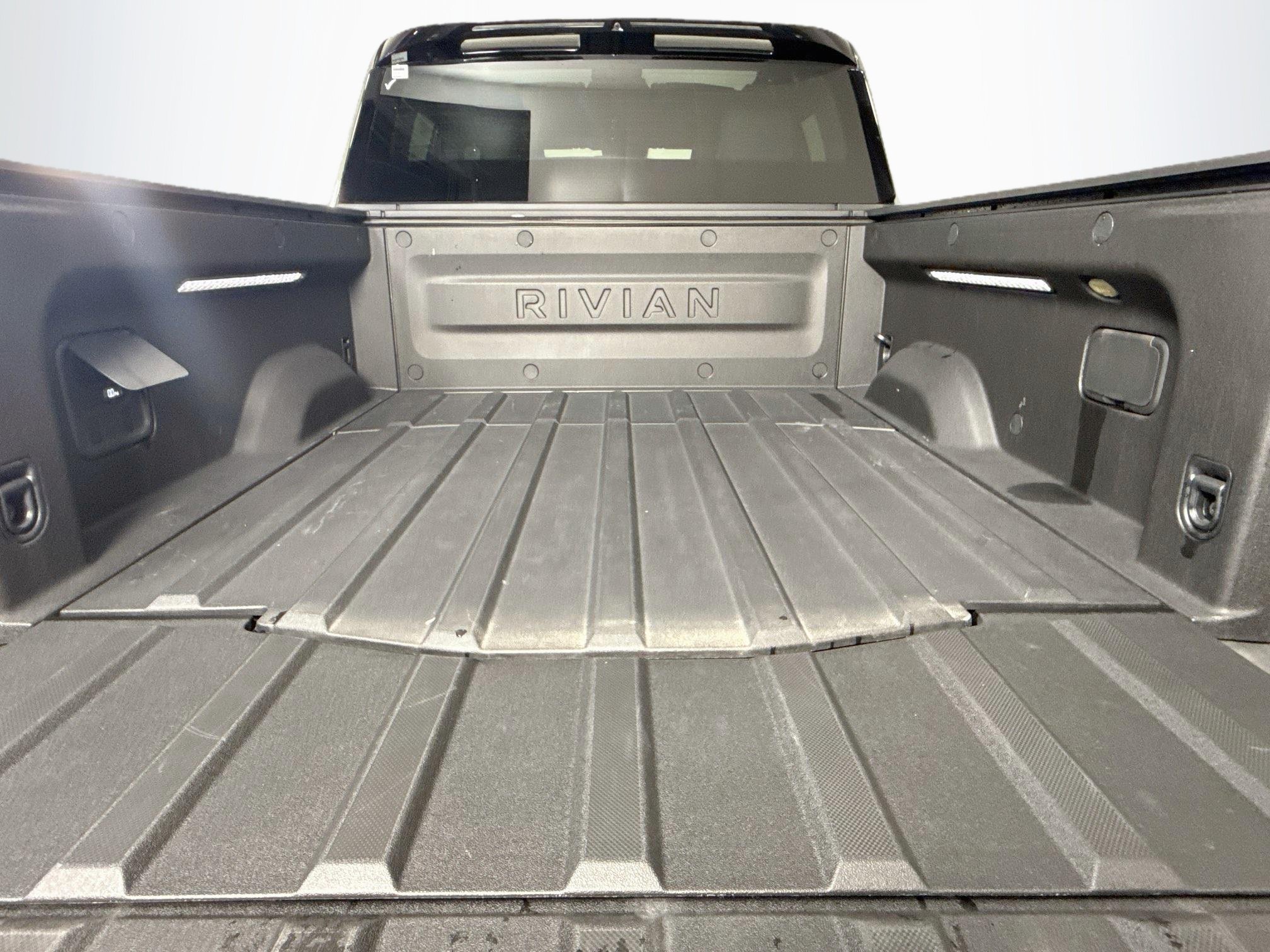 Used 2024 Rivian R1T Adventure AWD/4WD image 34