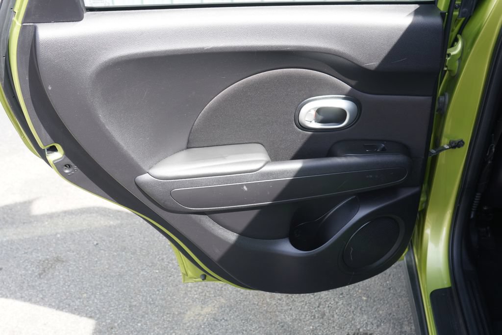 Used 2016 Kia Soul + FWD image 26
