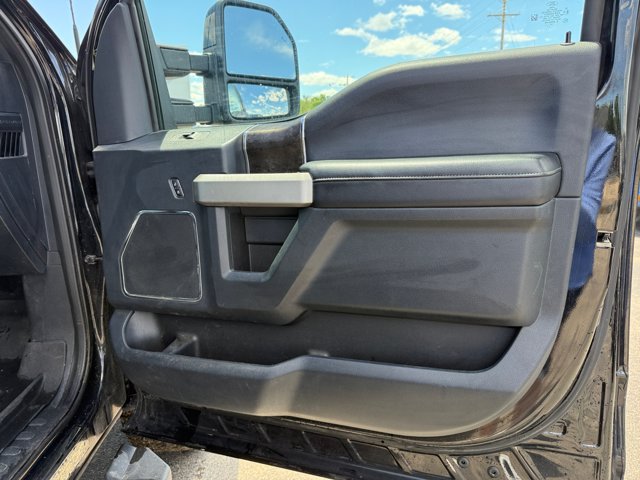 Used 2022 Ford F250 Lariat w/ Lariat Ultimate Package AWD/4WD image 25