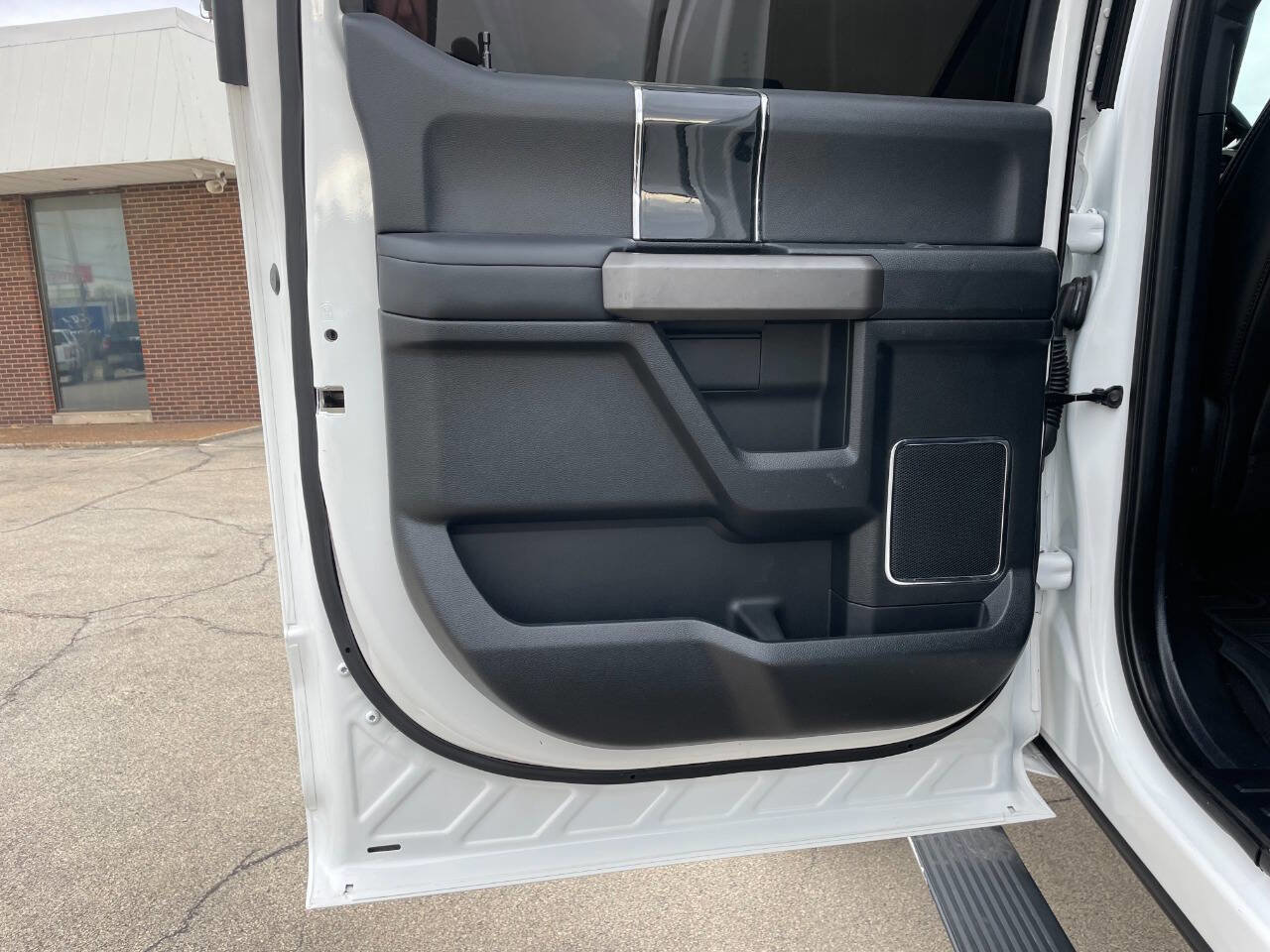 Used 2020 Ford F250 Platinum w/ FX4 Off-Road Package image 26