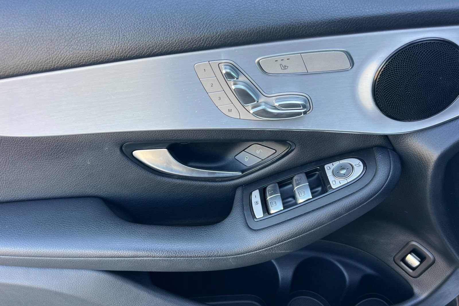 Used 2019 Mercedes-Benz GLC 300 image 14
