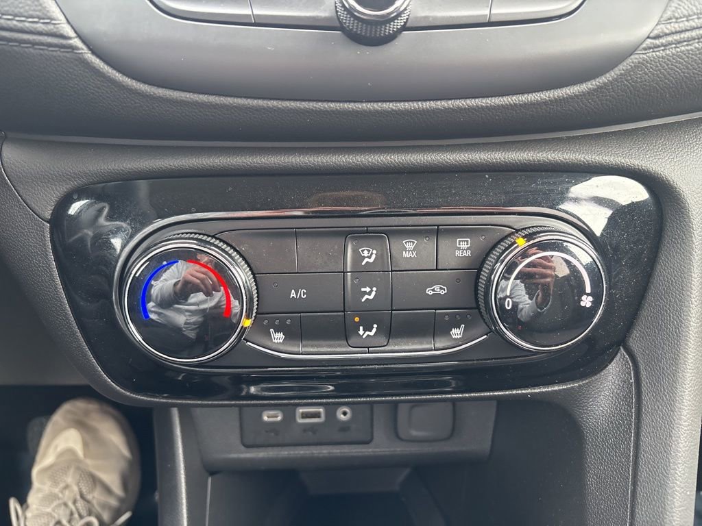 Used 2023 Buick Encore GX Preferred w/ Cold Weather Comfort Package image 27