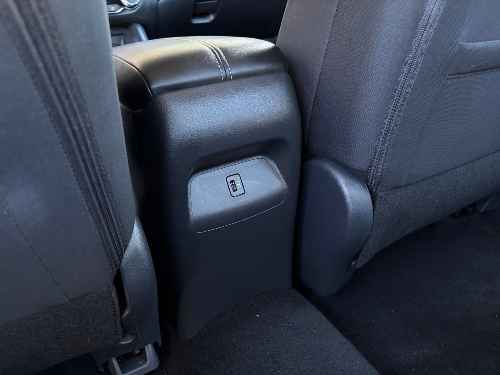 Used 2025 Nissan Sentra SV FWD image 22