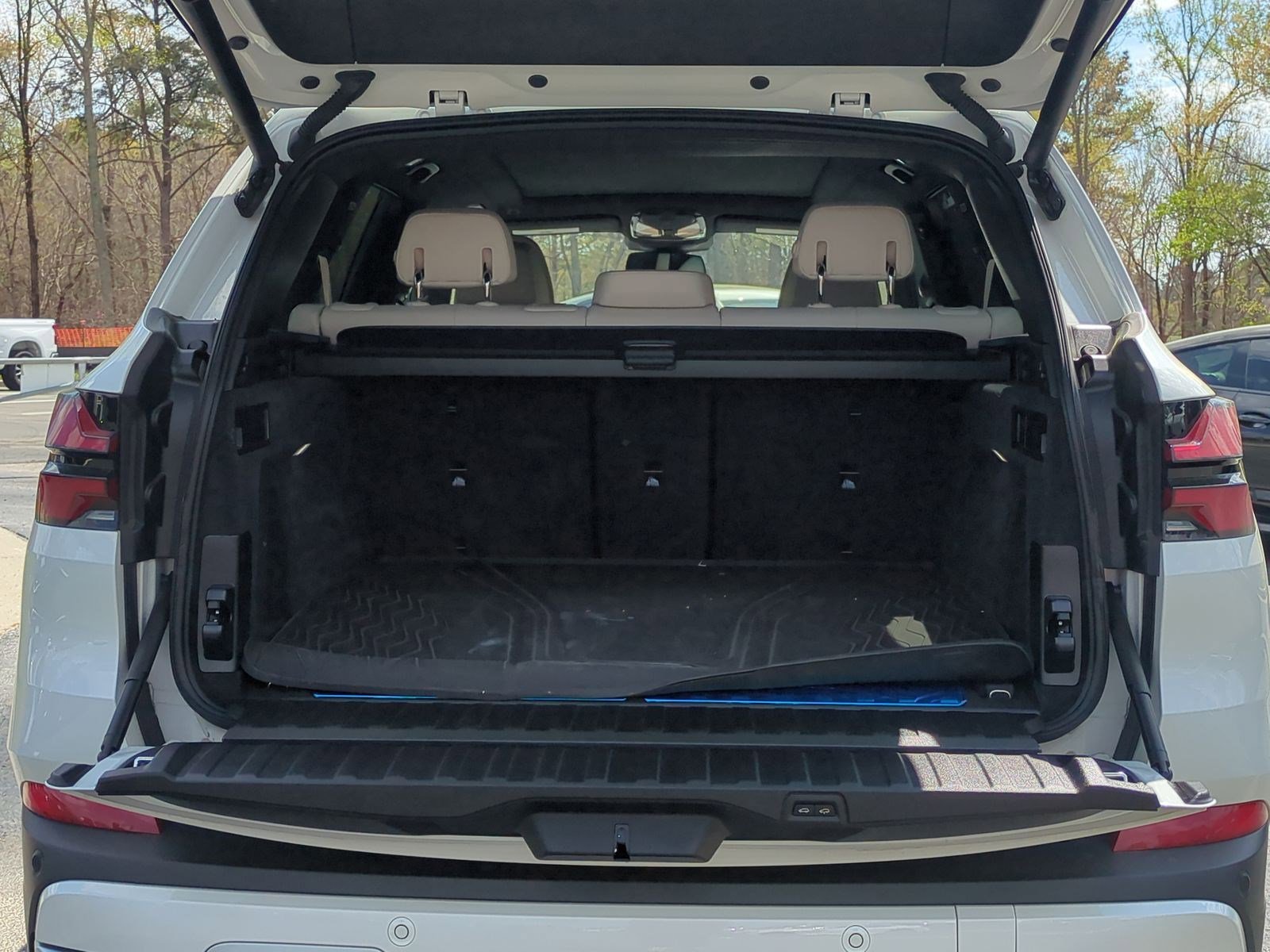 Certified 2024 BMW X5 xDrive50e w/ Premium Package image 33