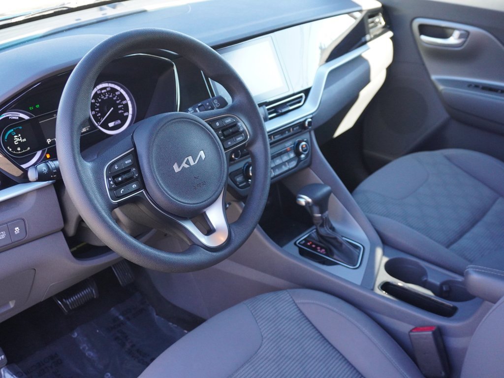 Used 2022 Kia Niro LX image 25