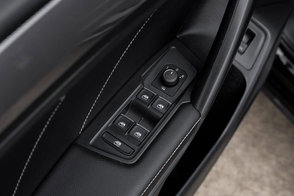 Used 2022 Volkswagen Tiguan SE image 58