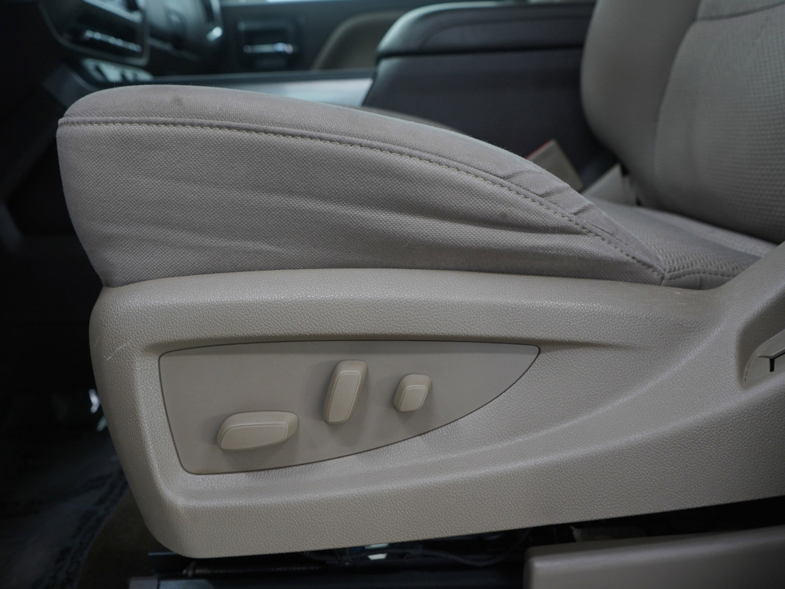 Used 2017 Chevrolet Silverado 1500 LT w/ All Star Edition image 21