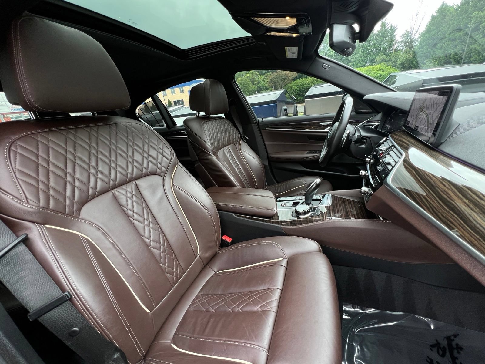 Used 2023 BMW M550i xDrive w/ Executive Package AWD/4WD image 25