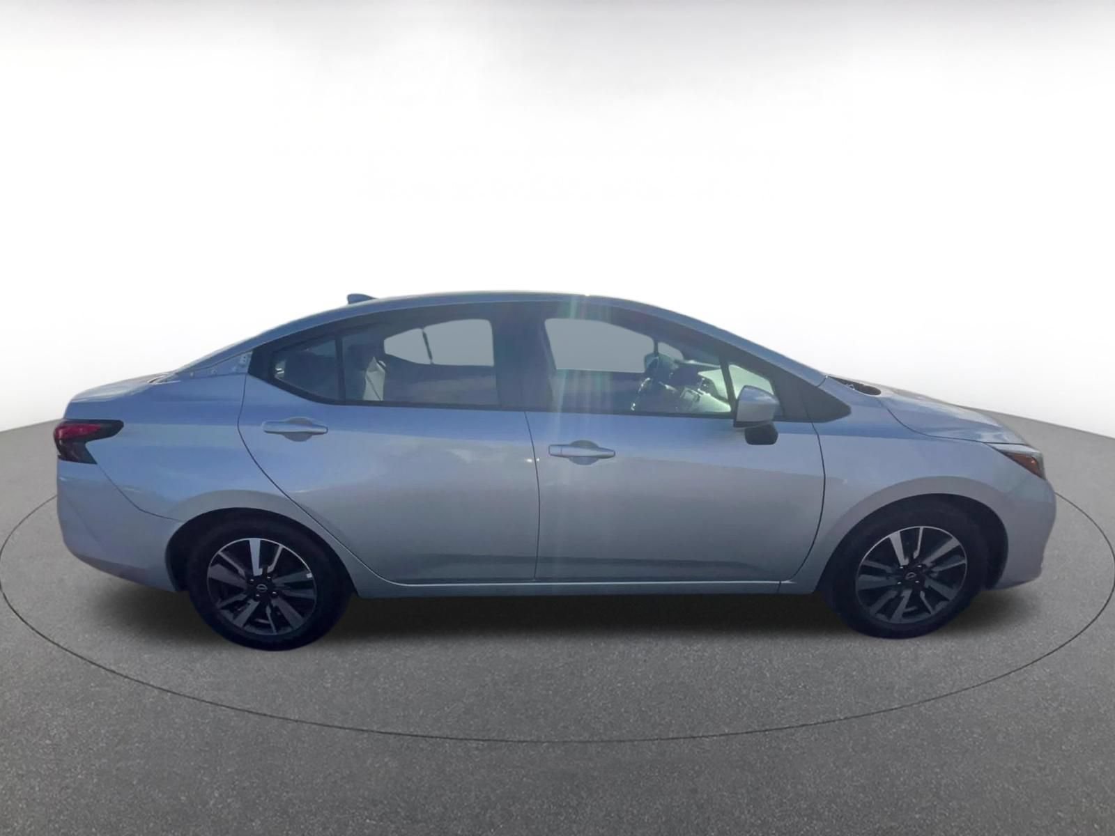 Used 2025 Nissan Versa SV FWD image 15