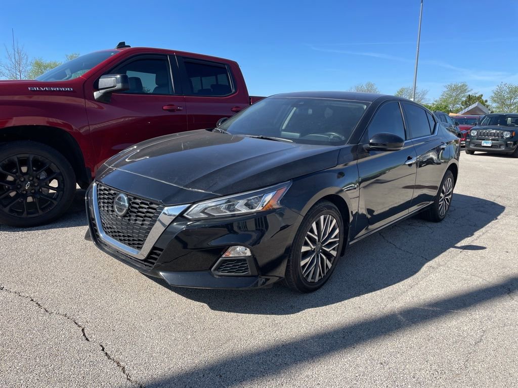 Used 2022 Nissan Altima 2.5 SV w/ SV Premium Package AWD/4WD image 2