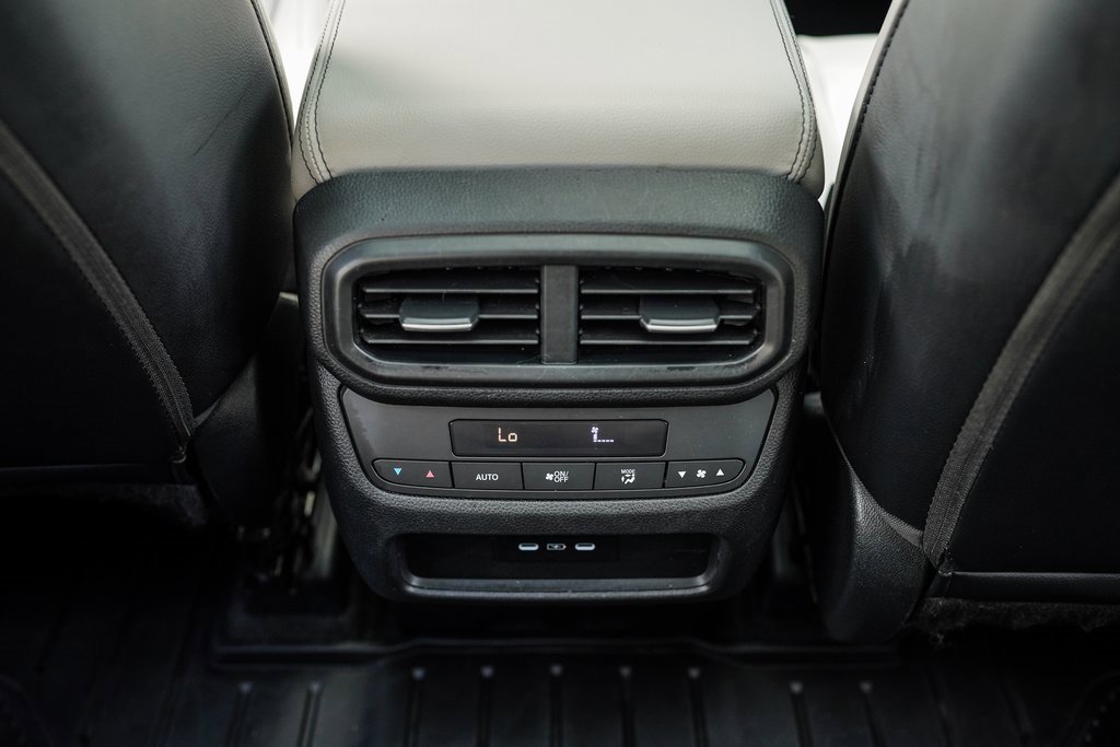 Used 2024 Honda Pilot Touring image 39