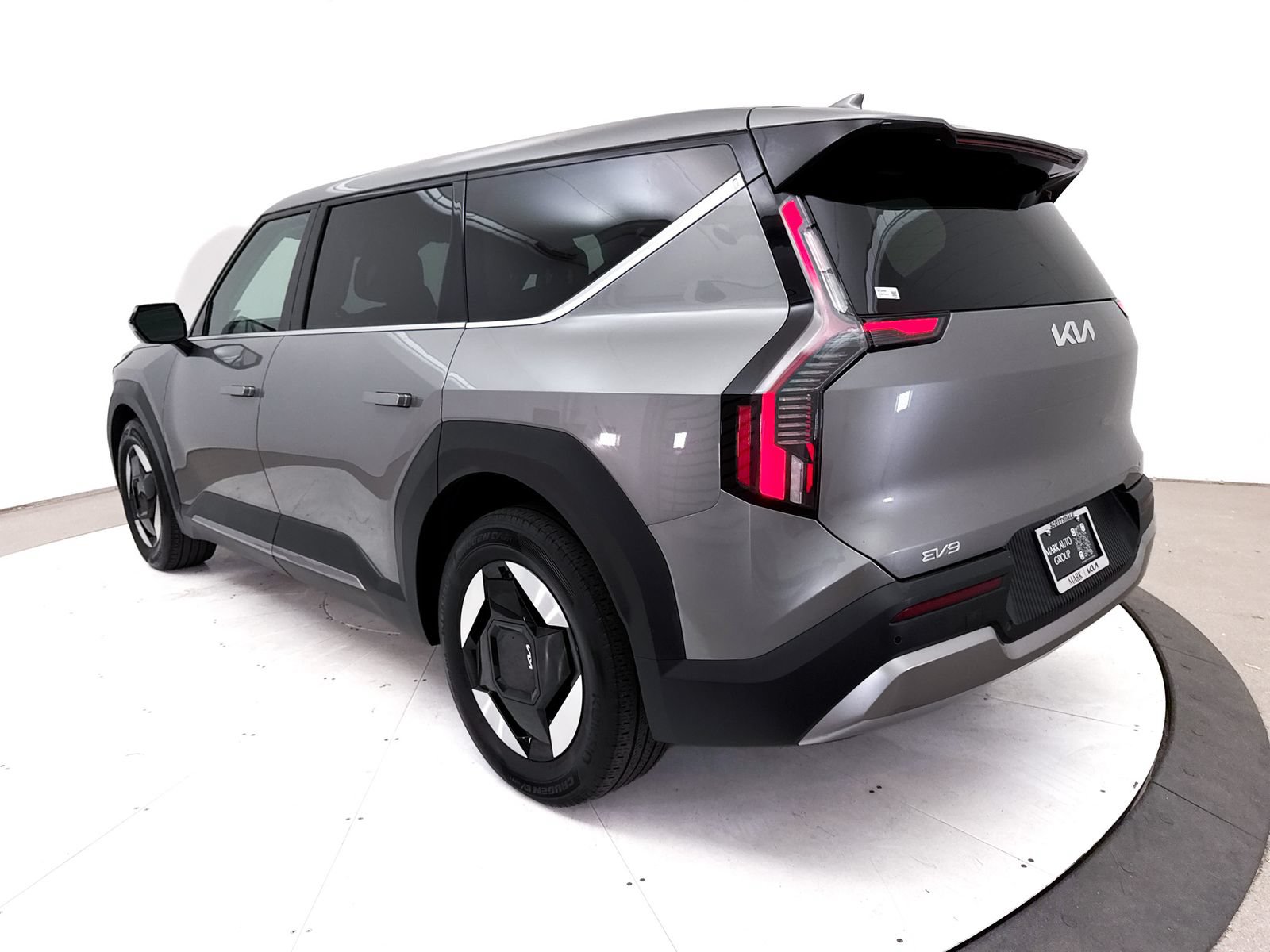Certified 2024 Kia EV9 Light Long Range RWD image 17