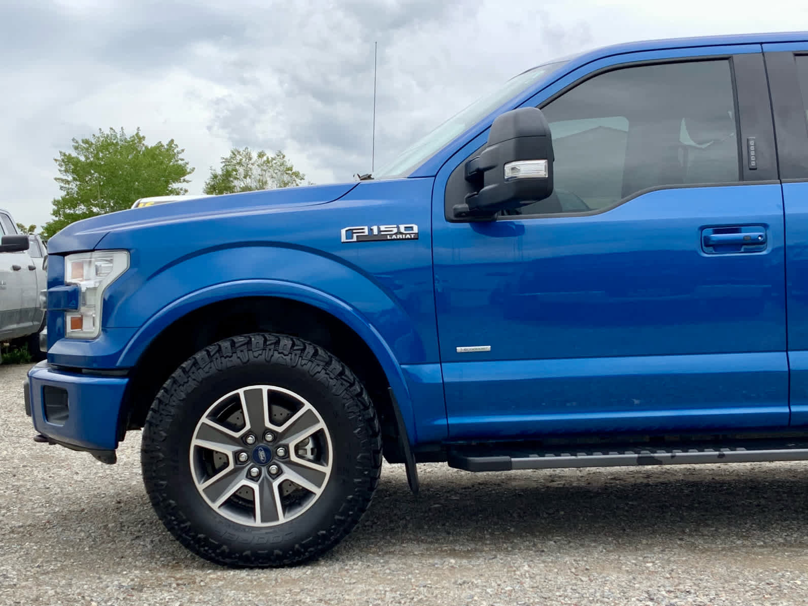 Used 2017 Ford F150 Lariat w/ Equipment Group 502A Luxury AWD/4WD image 10