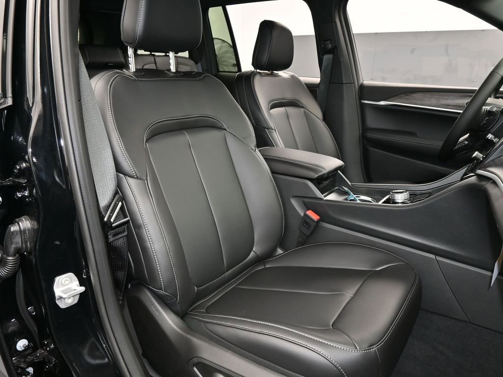 New 2026 Jeep Grand Cherokee Limited w/ Limited Altitude Package RWD image 37