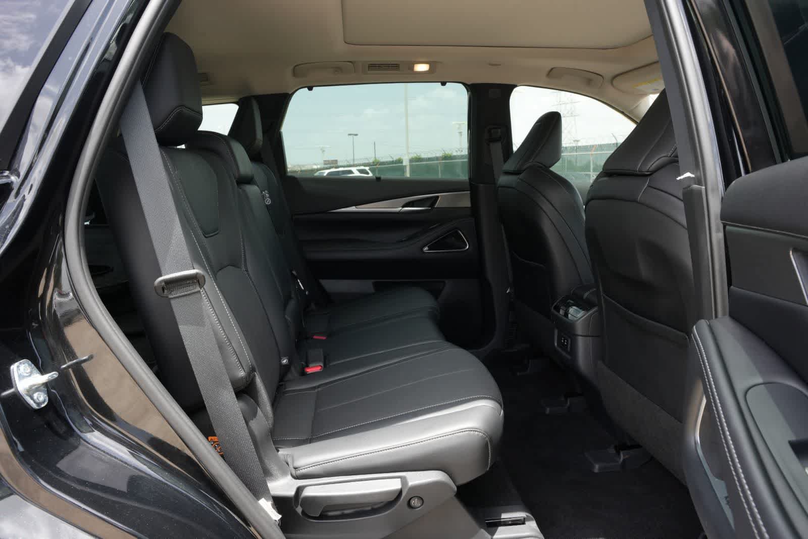Certified 2026 INFINITI QX60 Luxe w/ Cargo Package FWD image 21