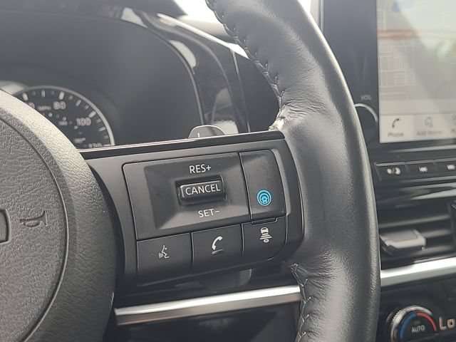 Used 2024 Nissan Pathfinder SL AWD/4WD image 17