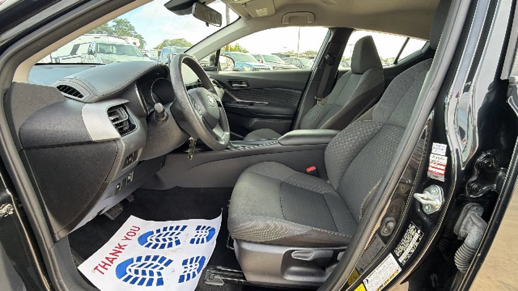 Used 2021 Toyota C-HR LE FWD image 12