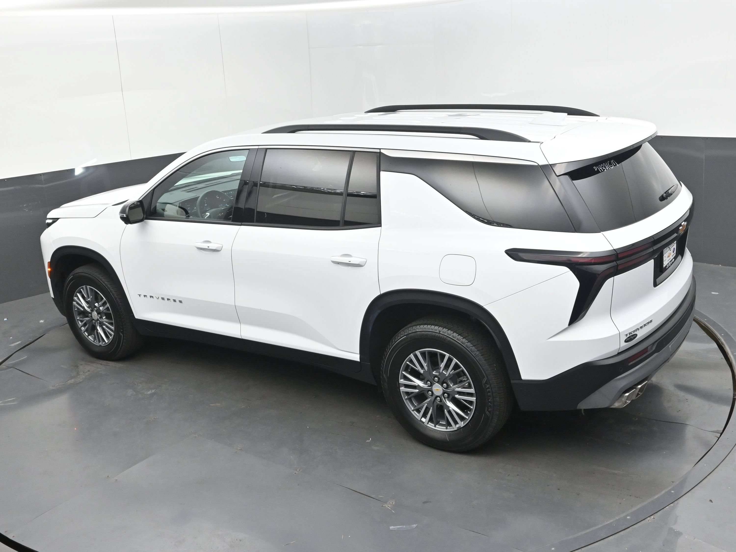 Used 2026 Chevrolet Traverse LT w/ Driver Confidence Package FWD image 35