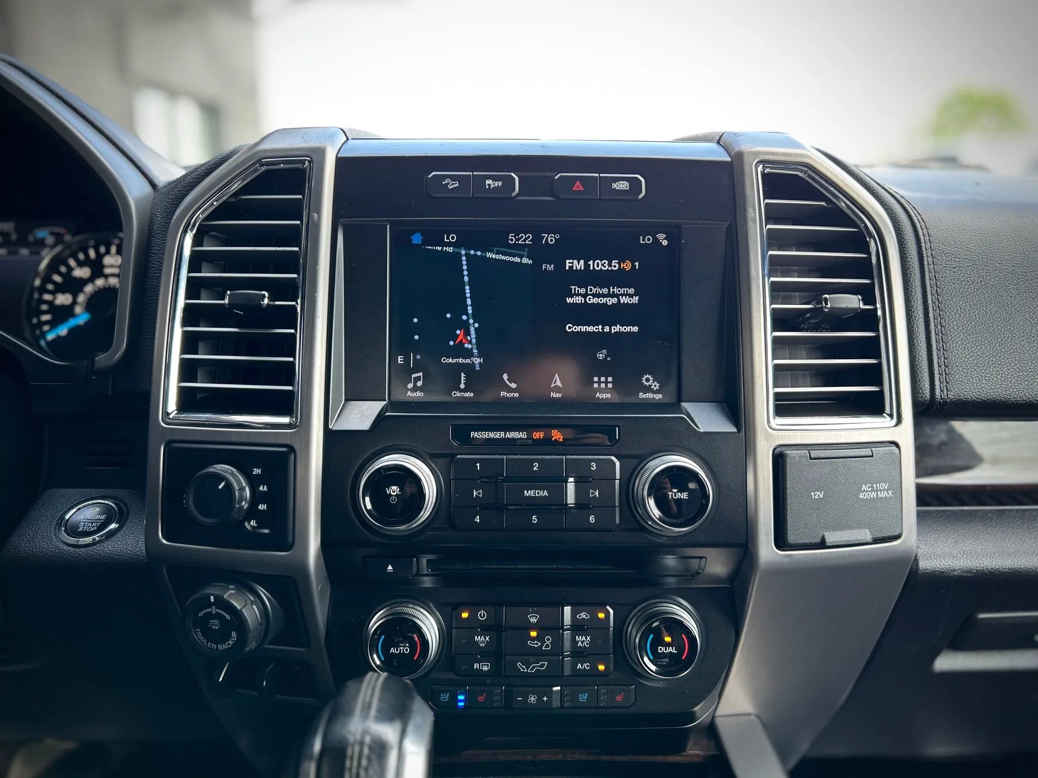 Used 2016 Ford F150 Platinum w/ Equipment Group 701A Luxury image 23