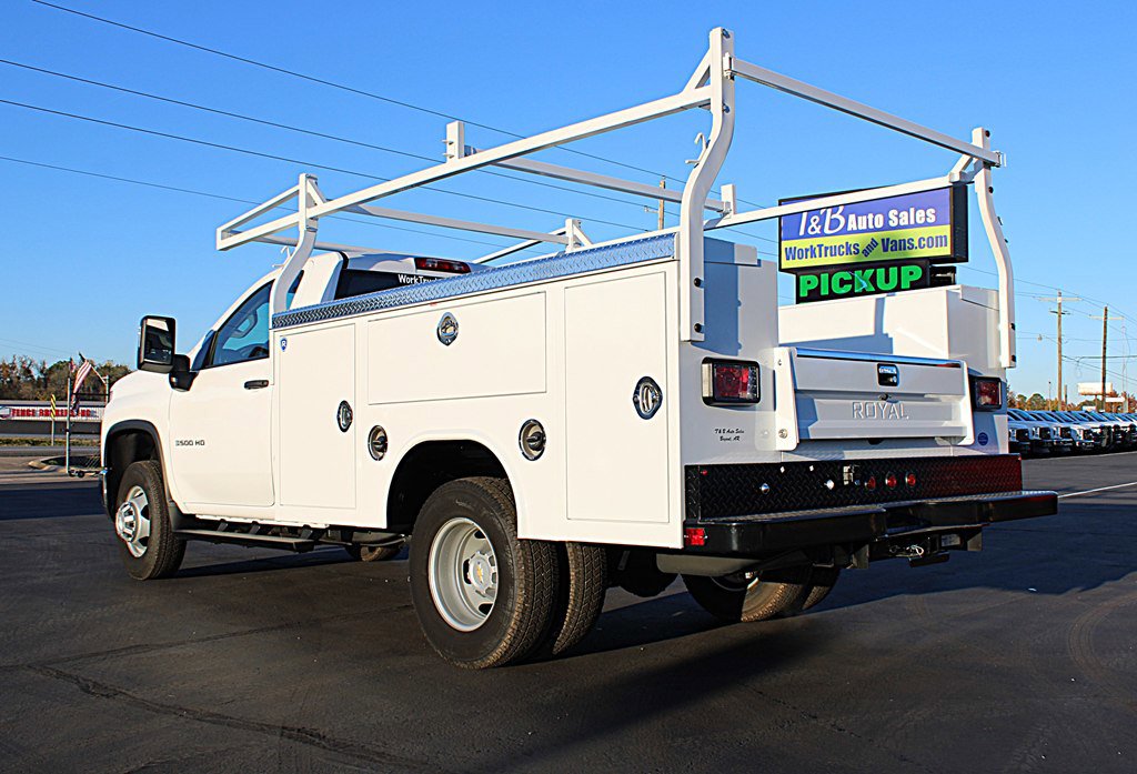 Used 2024 Chevrolet Silverado 3500 W/T w/ Snow Plow Prep Package image 4