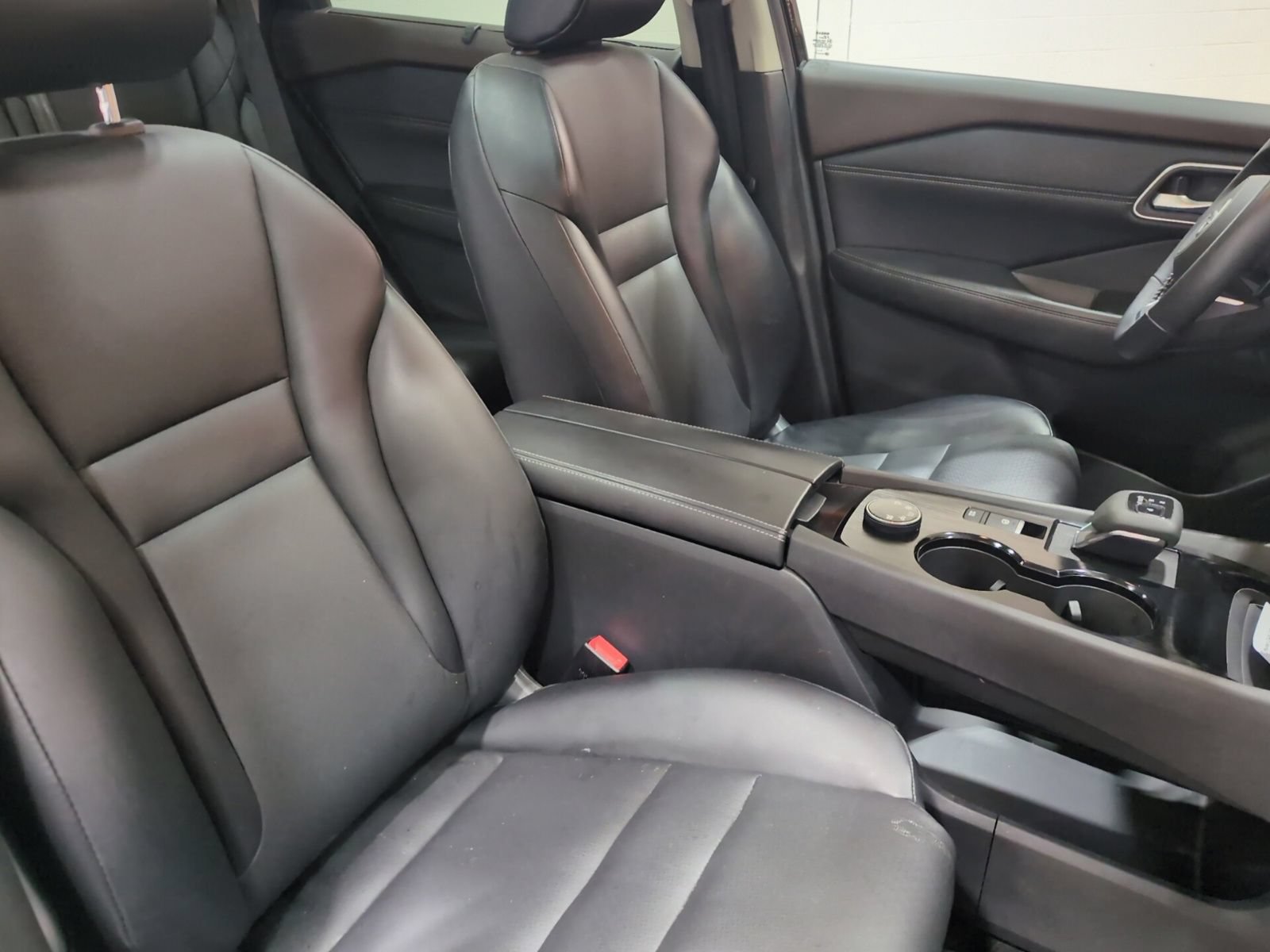 Used 2021 Nissan Rogue SV w/ Premium Package AWD/4WD image 10