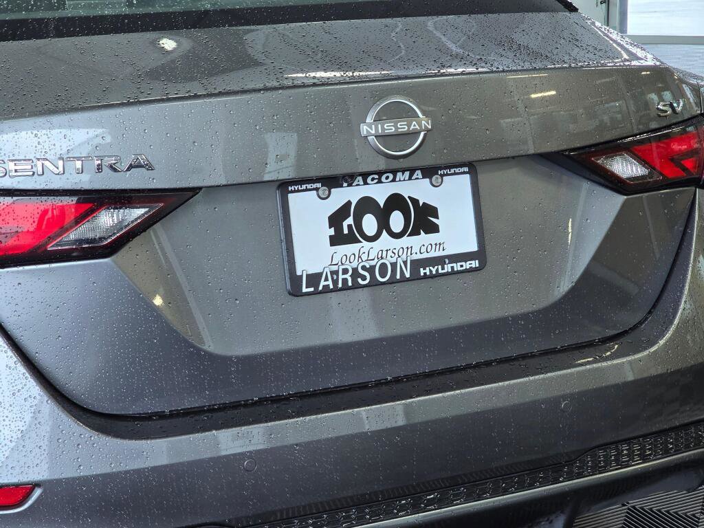 Used 2024 Nissan Sentra SV FWD image 12