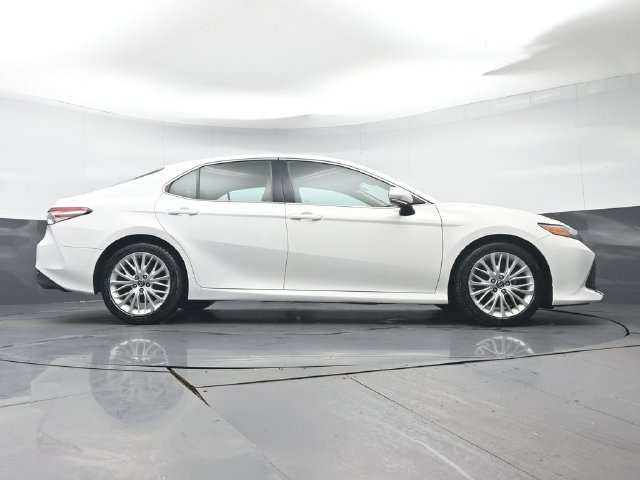 Used 2018 Toyota Camry XLE FWD image 29