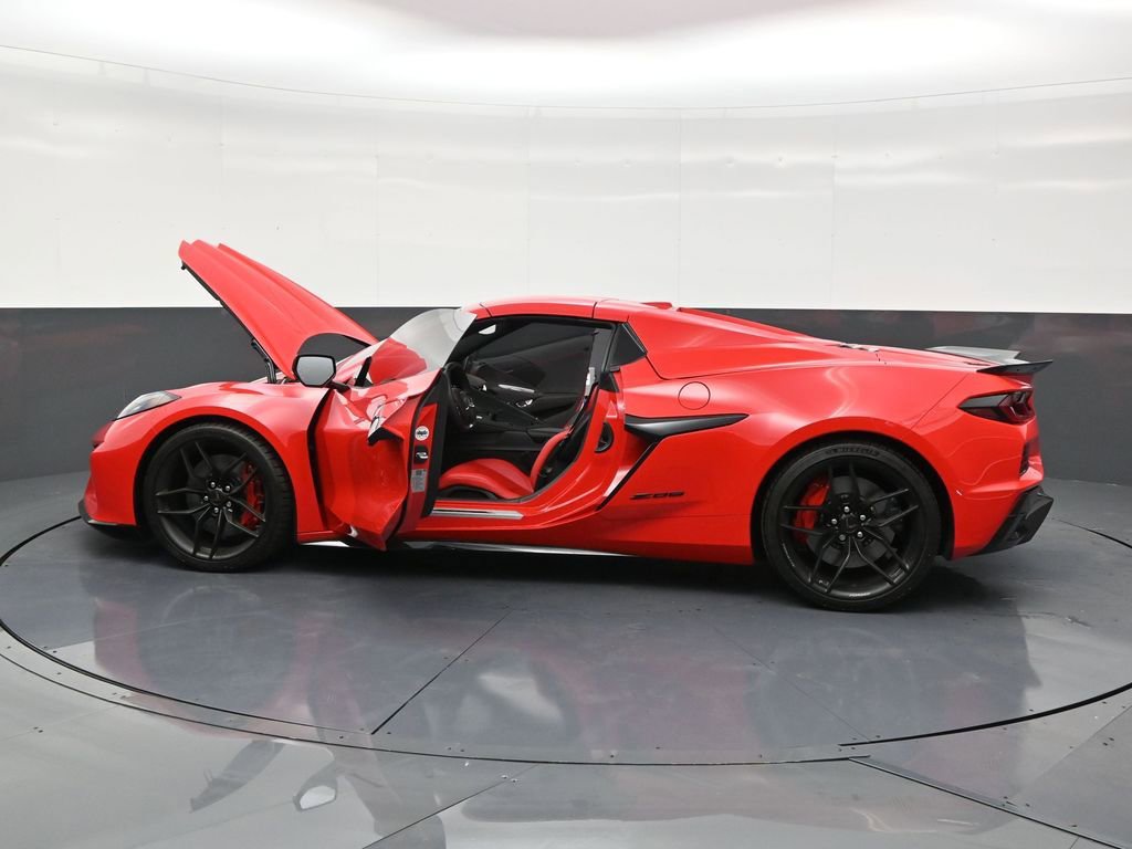 Used 2025 Chevrolet Corvette Z06 image 30