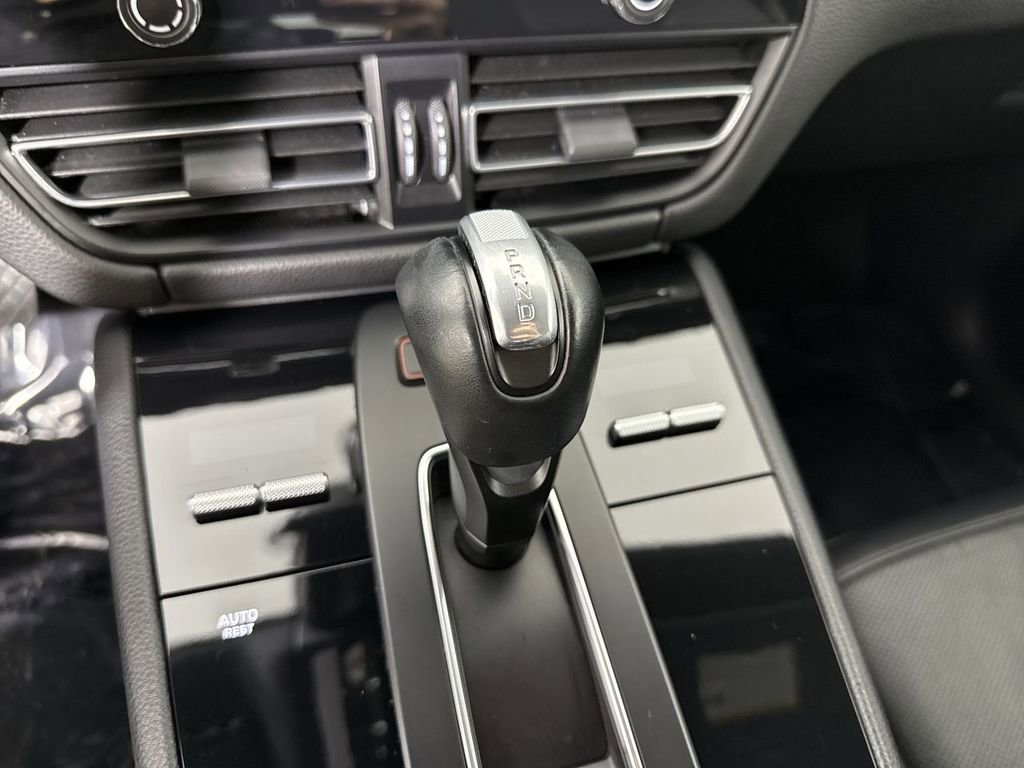 Certified 2023 Porsche Macan Turbo image 33