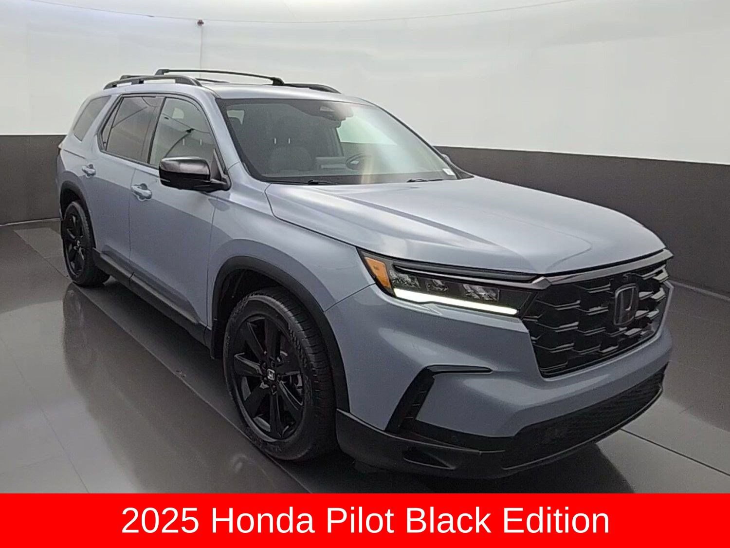 Used 2025 Honda Pilot Black Edition image 1