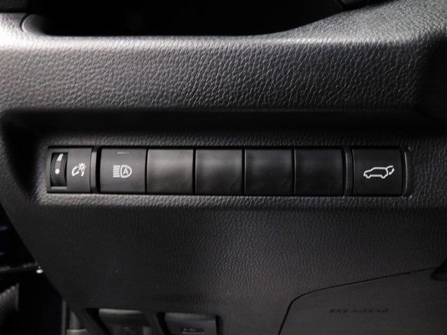 Used 2023 Toyota RAV4 XLE Premium image 31