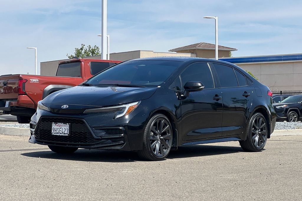 Used 2023 Toyota Corolla SE w/ SE Premium Package image 10