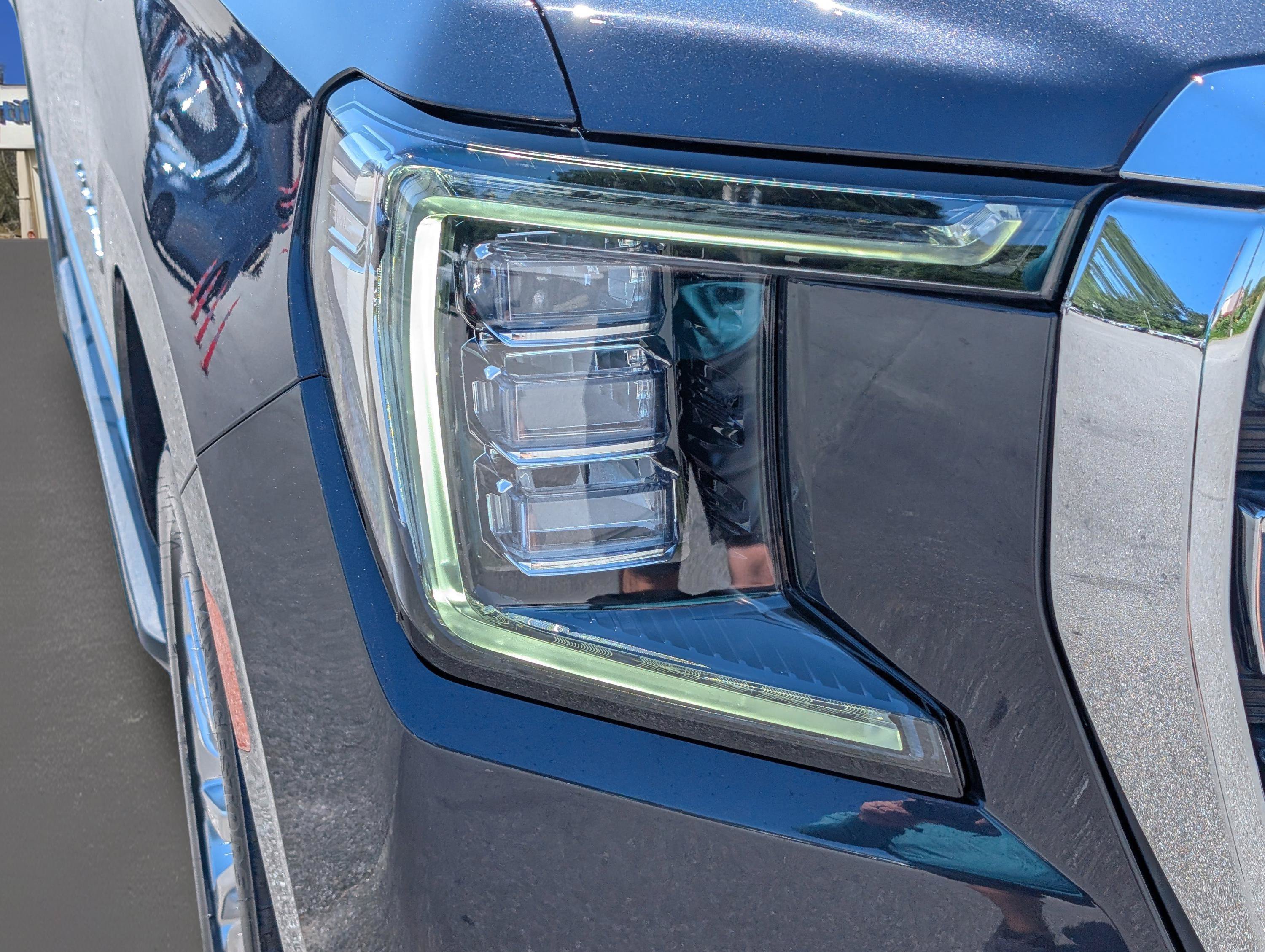 Used 2023 GMC Yukon SLT RWD image 4
