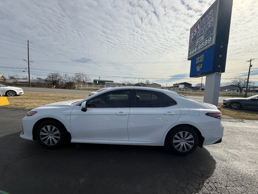 Used 2022 Toyota Camry LE image 6