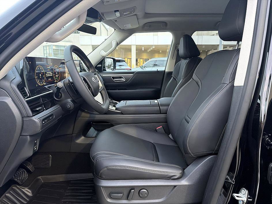 New 2026 INFINITI QX80 Pure w/ Cargo Package image 11