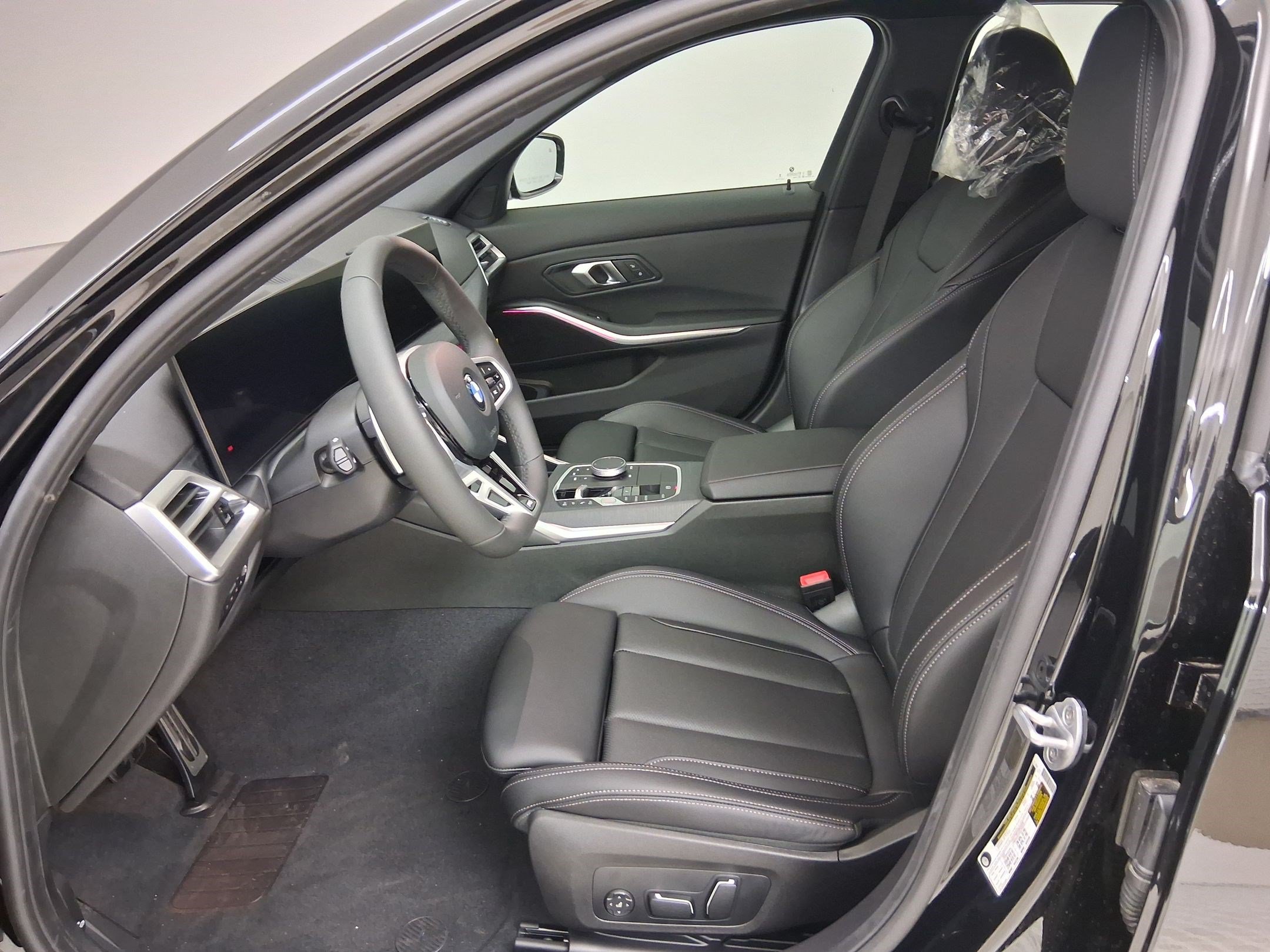 New 2026 BMW 330i Sedan w/ M Sport Package RWD image 3