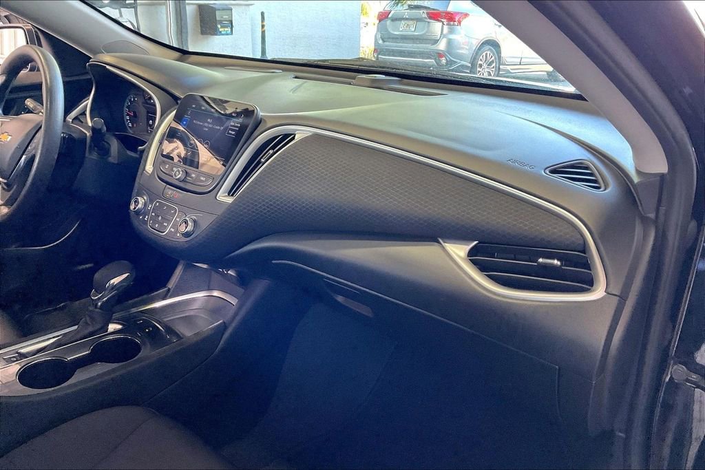 Used 2025 Chevrolet Malibu LT FWD image 23