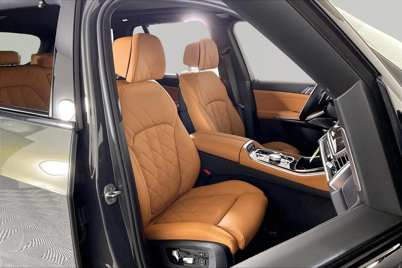 New 2026 BMW X5 M60i AWD/4WD image 15