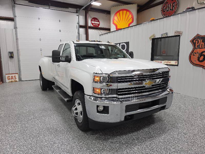 Used 2015 Chevrolet Silverado 3500 LTZ w/ LTZ Plus Package AWD/4WD image 4