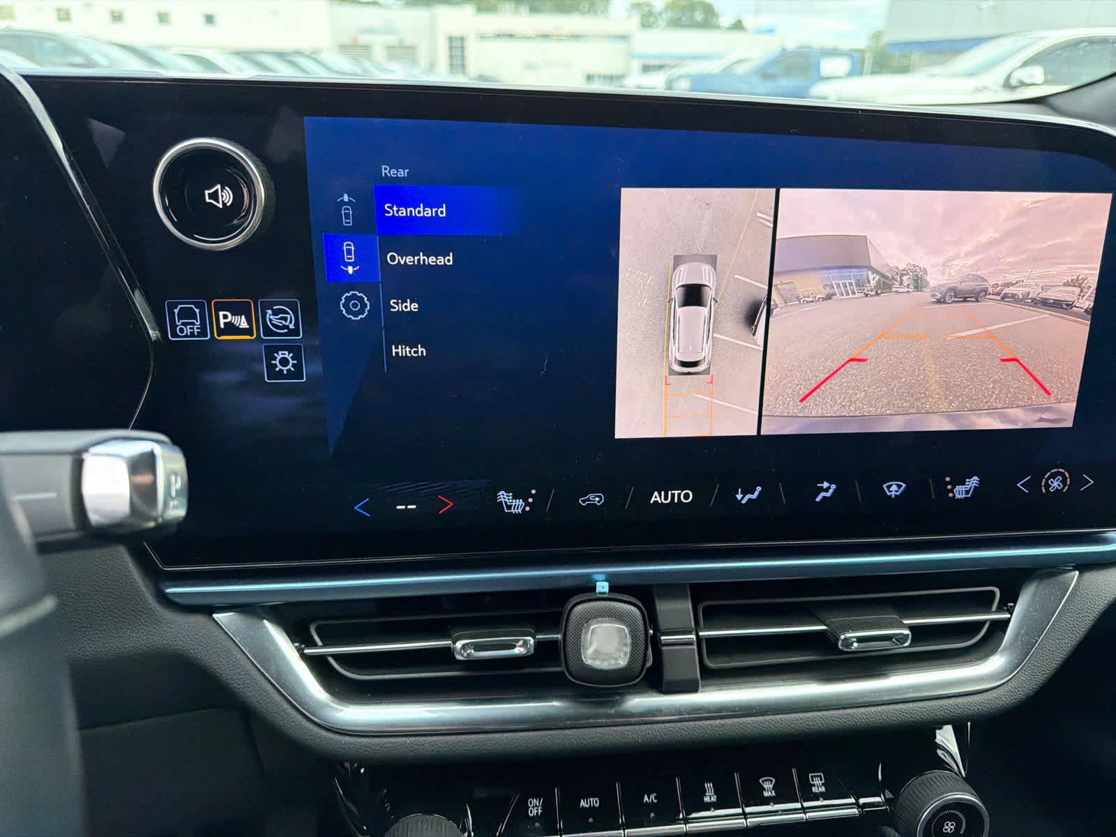 Certified 2024 Chevrolet Equinox EV LT AWD/4WD image 10