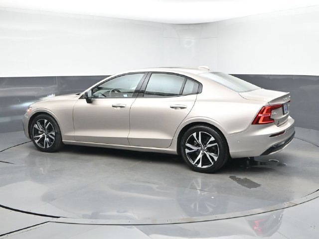 Used 2024 Volvo S60 B5 Plus w/ Climate Package FWD image 6