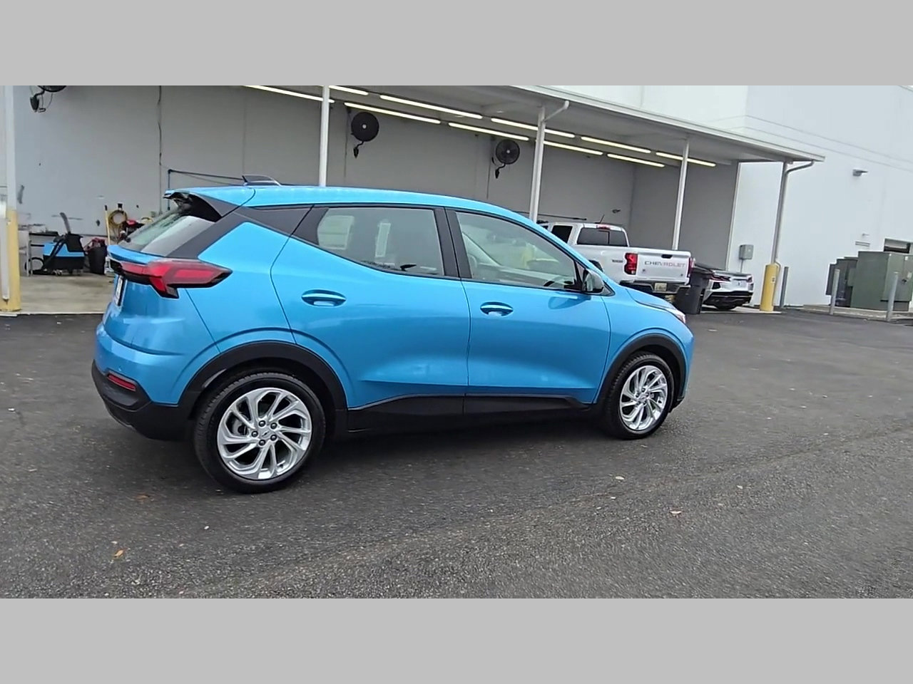 New 2027 Chevrolet Bolt LT w/ Comfort Package image 21